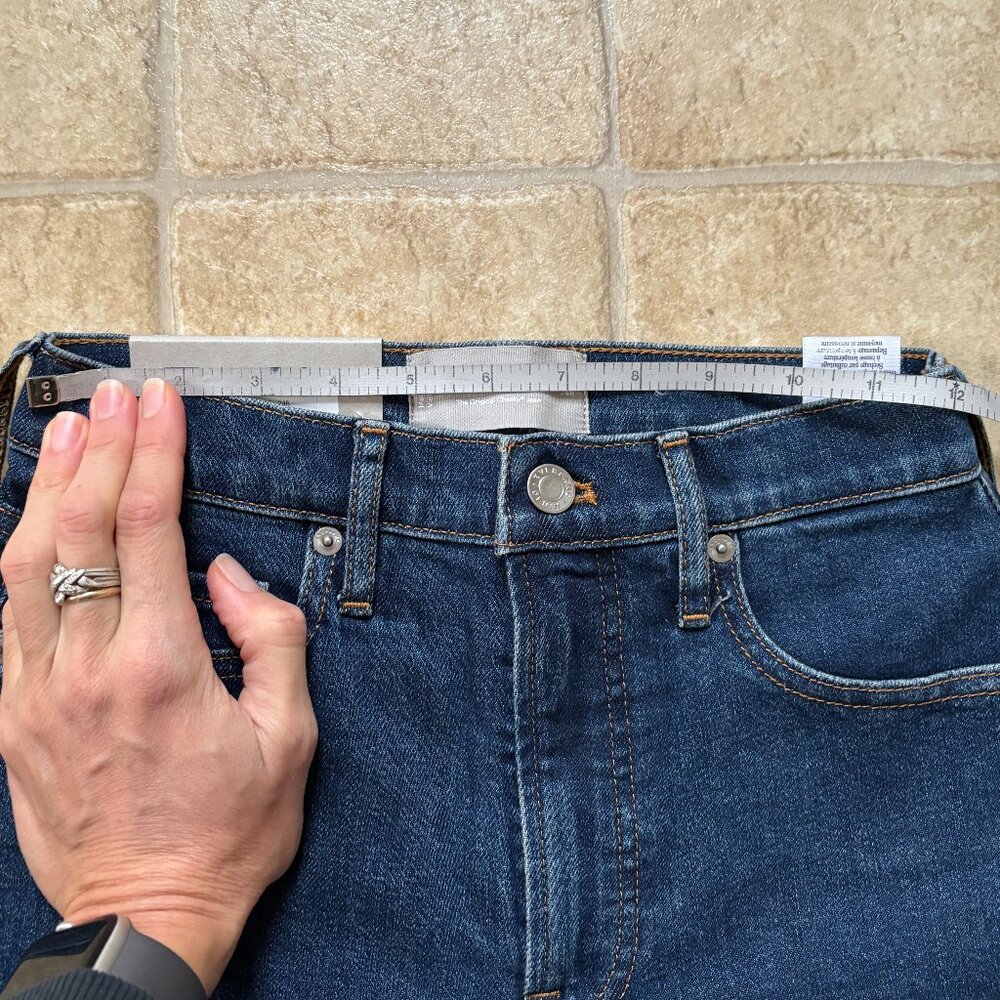Everlane The Original Cheeky Jean - size 24, Indigo Rinse - Picture 5 of 11